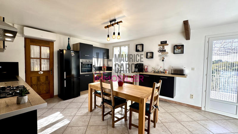 Maison - 233 m² - 5 pièces