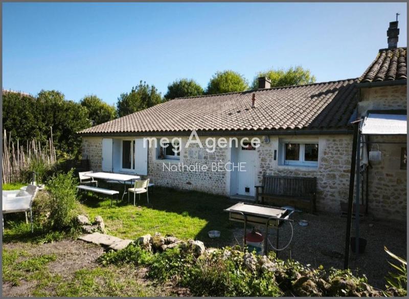 Maison en pierre - 270 m² - 10 pièces