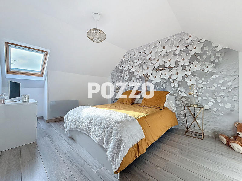 Maison - 230 m² - 7 pièces