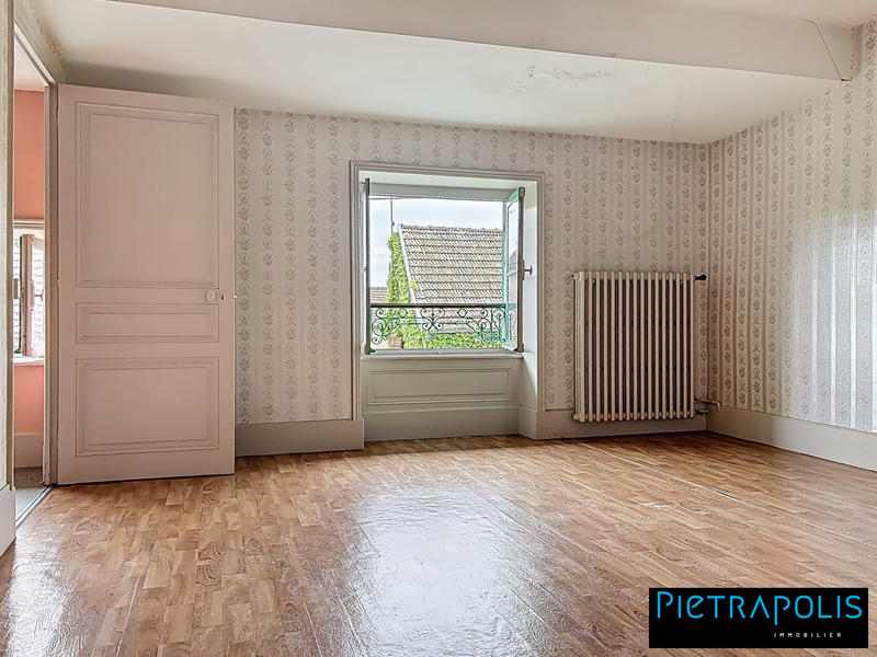 Maison ancienne - 180 m² - 3 pièces