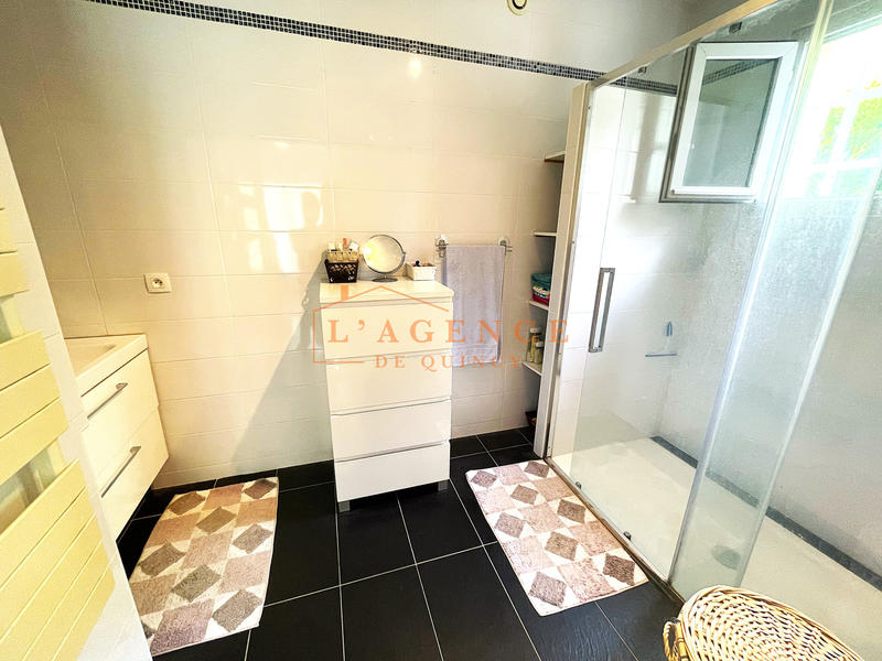 Maison - 239 m² - 6 pièces