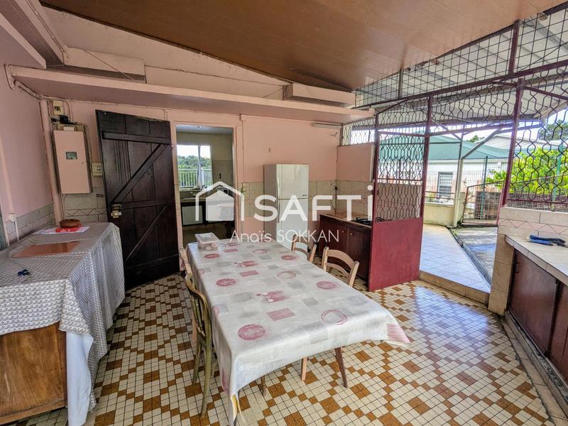 Maison - 203 m² - 11 pièces