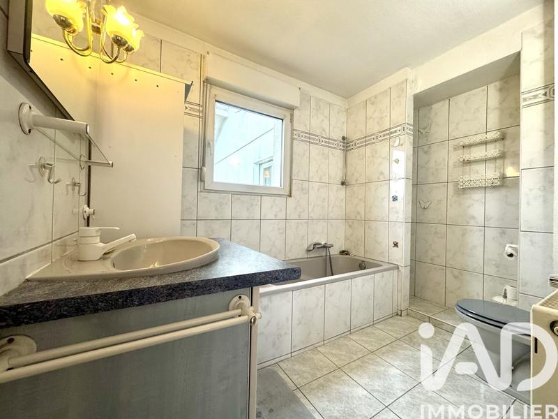 Maison - 239 m² - 5 pièces