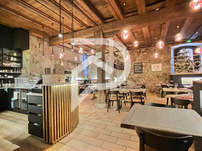 Local commercial - 326 m² - 6 pièces