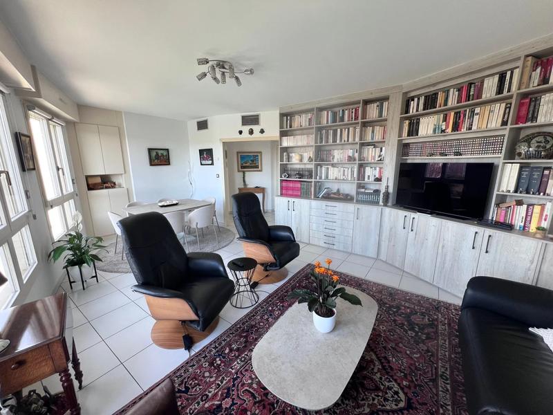 Appartement - 98 m² - 4 pièces