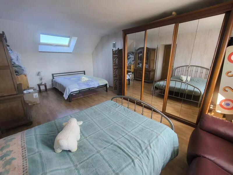 Maison - 220 m² - 8 pièces