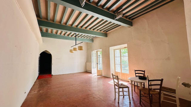 Maison - 220 m² - 8 pièces