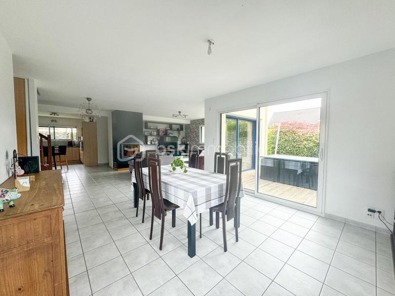 Maison - 159 m² - 8 pièces