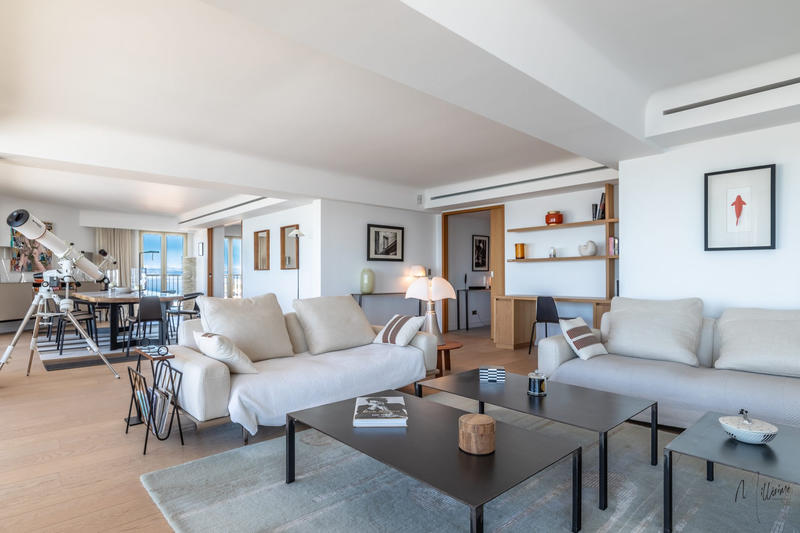 Appartement - 201 m² - 5 pièces