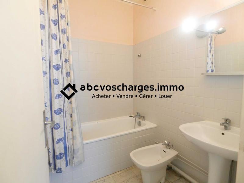 Studio - 32 m² - 1 pièce