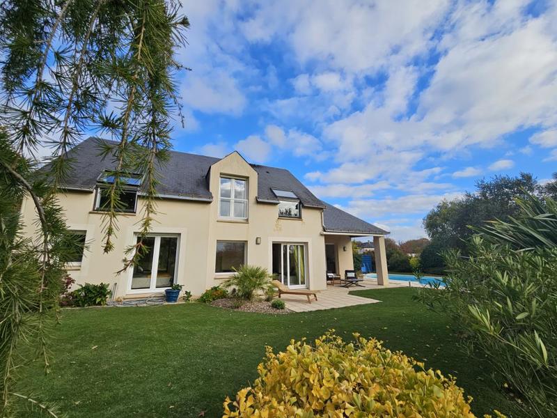 Maison - 190 m² - 8 pièces