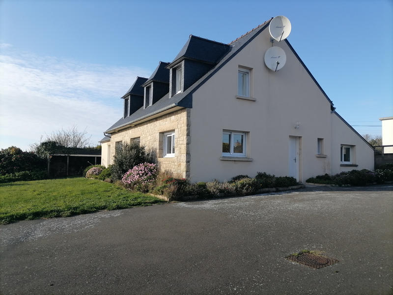 Maison - 157 m² - 9 pièces