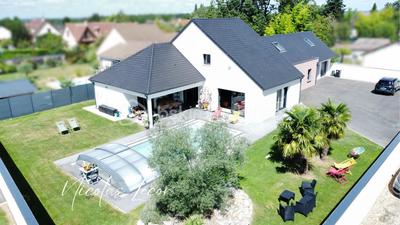 Propriété - 250 m² - 9 pièces