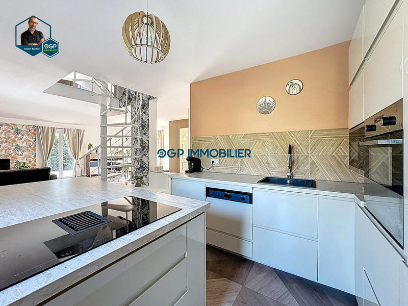 Maison - 175 m² - 6 pièces