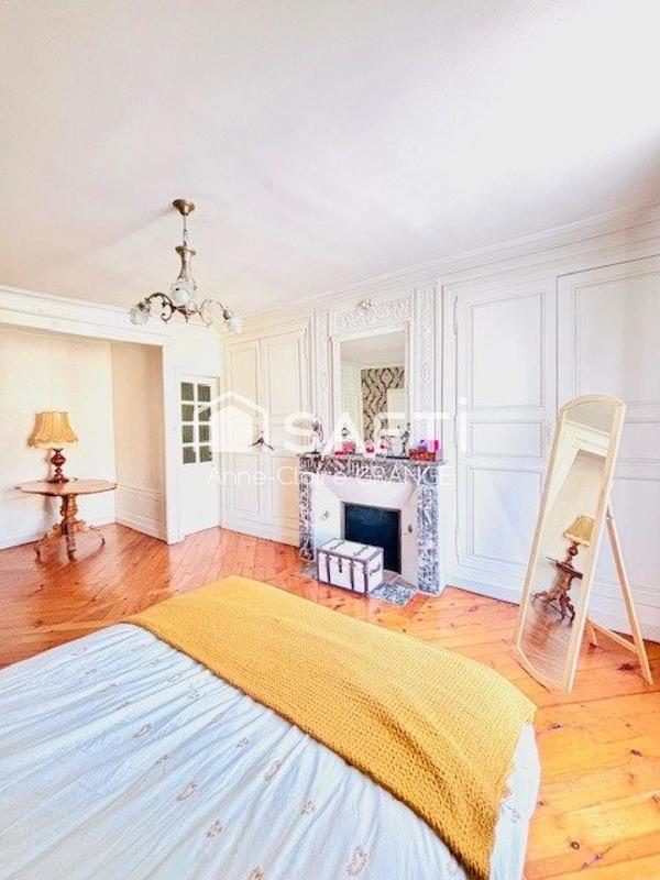 Maison - 221 m² - 12 pièces