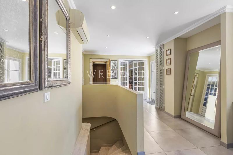 Appartement - 126 m² - 4 pièces