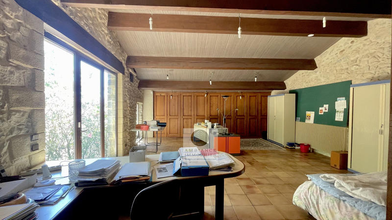 Maison - 451 m² - 11 pièces