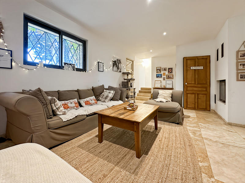 Maison - 260 m² - 8 pièces