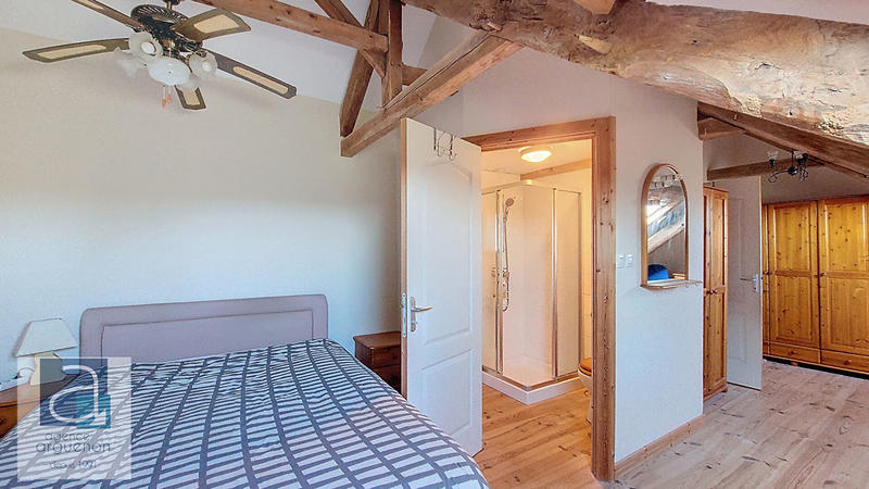 Maison - 330 m² - 14 pièces