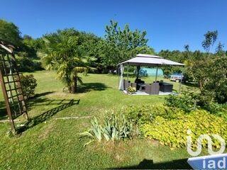 Maison - 255 m² - 10 pièces