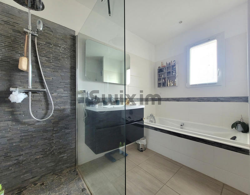 Villa - 120 m² - 5 pièces