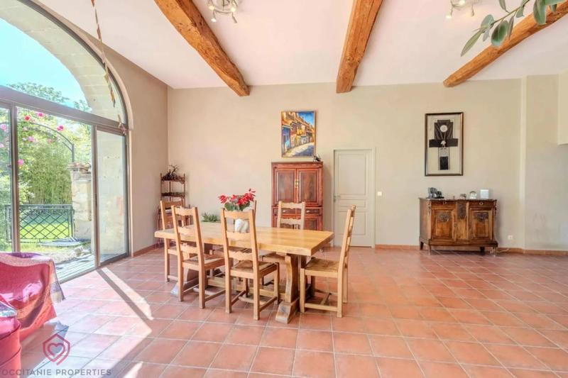 Corps de ferme - 700 m² - 17 pièces