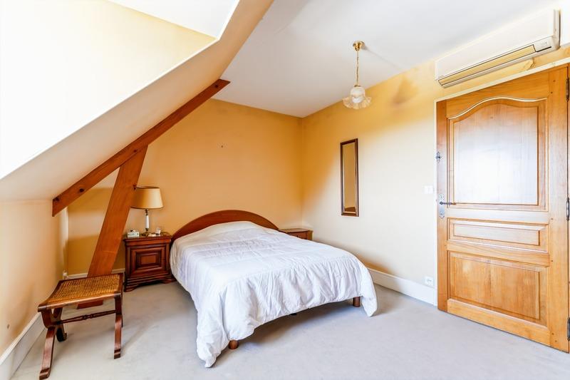 Propriété - 387 m² - 10 pièces