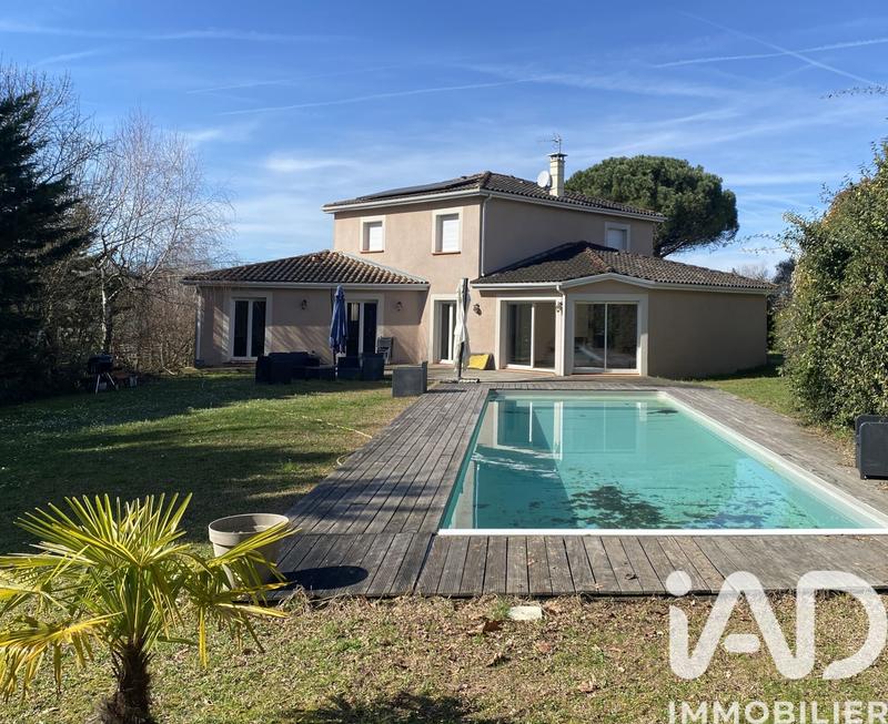 Maison - 224 m² - 7 pièces