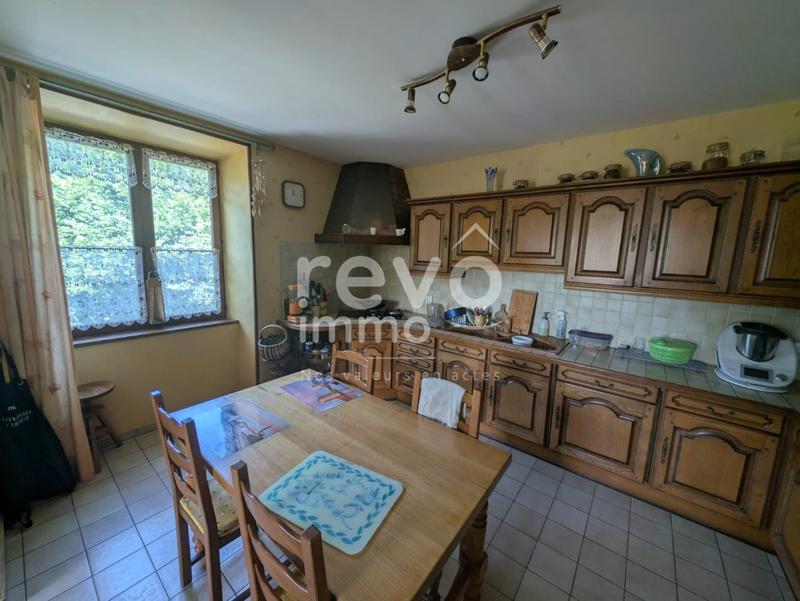 Maison - 180 m² - 7 pièces