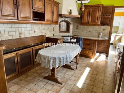 Maison - 203 m² - 8 pièces