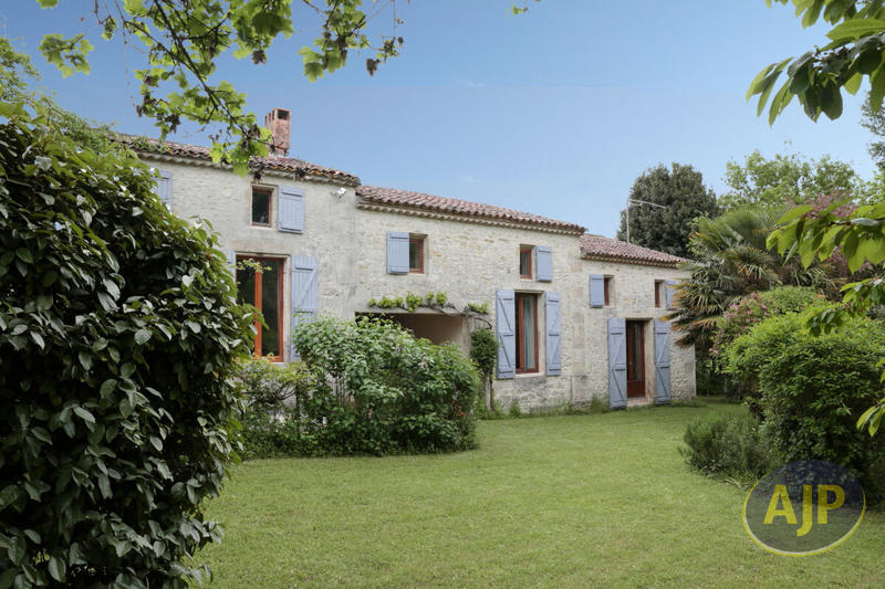 Maison - 160 m² - 5 pièces