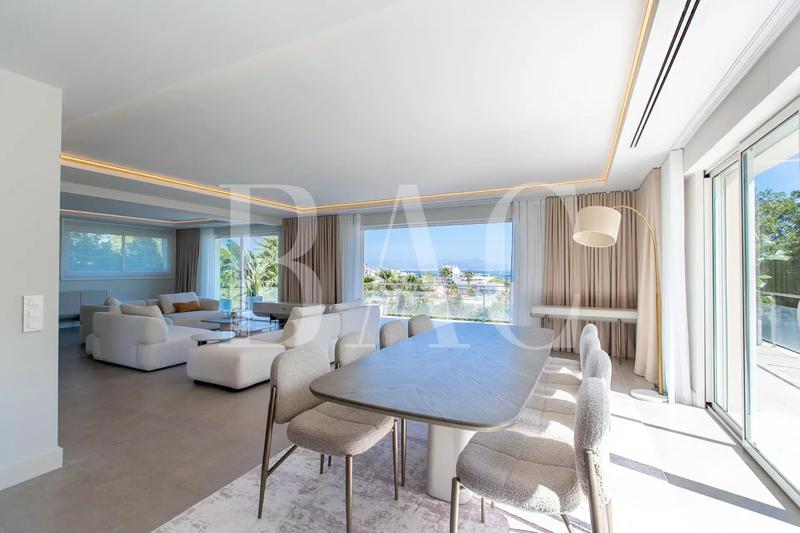 Villa - 320 m² - 8 pièces