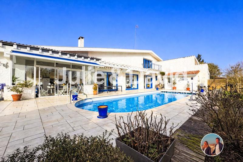 Maison - 400 m² - 12 pièces