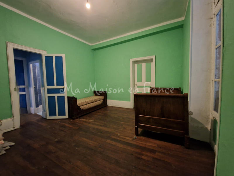 Maison - 280 m² - 13 pièces