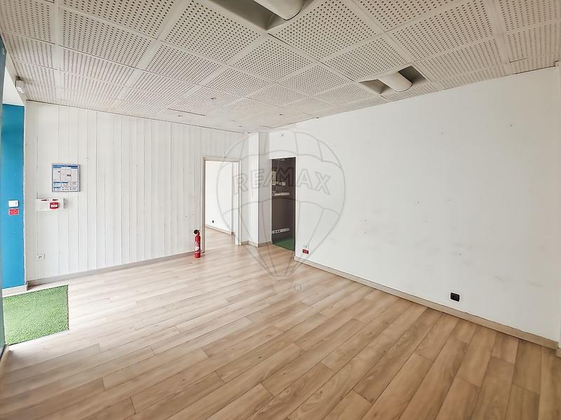 Local commercial - 54 m² - 4 pièces