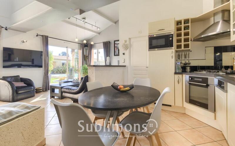 Maison - 201 m² - 6 pièces