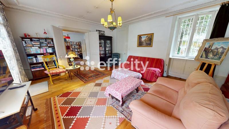 Maison - 296 m² - 12 pièces