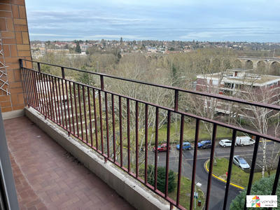 Appartement - 80 m² - 4 pièces