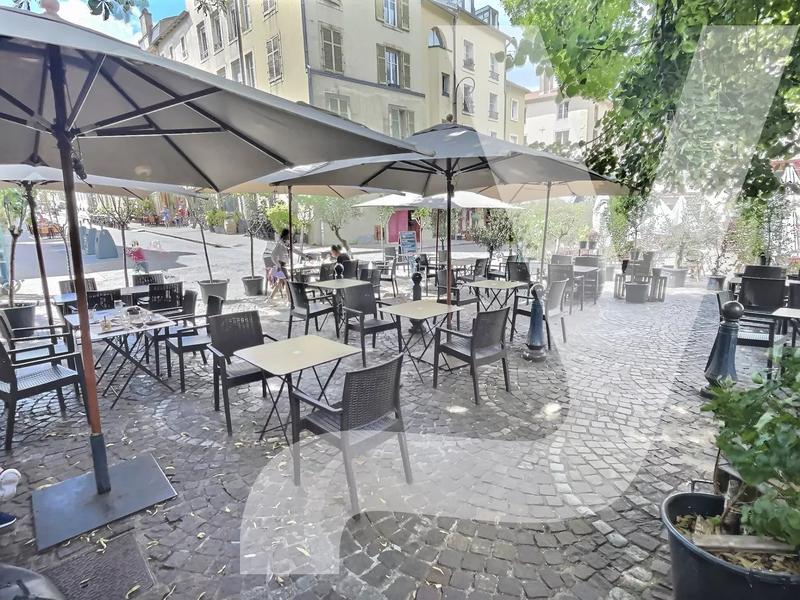 Local commercial - 263 m² - 5 pièces