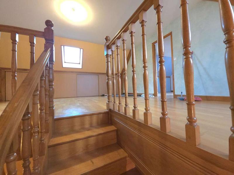 Maison - 204 m² - 9 pièces