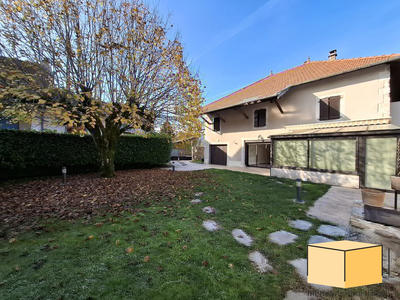 Maison - 198 m² - 7 pièces