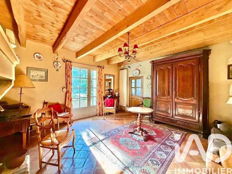 Maison - 290 m² - 9 pièces