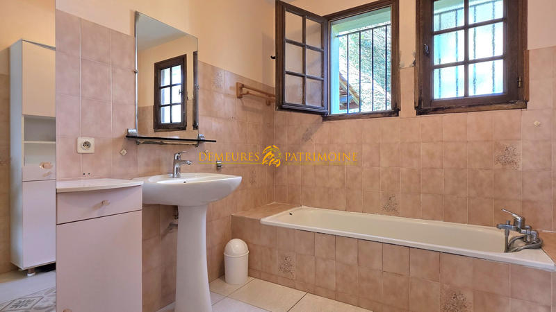 Maison traditionnelle - 120 m² - 5 pièces