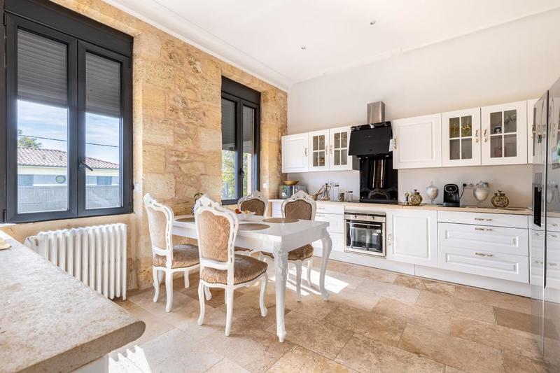 Château - 900 m² - 25 pièces