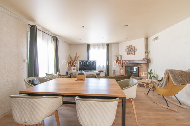 Maison - 140 m² - 5 pièces