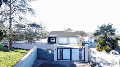 Maison - 202 m² - 8 pièces