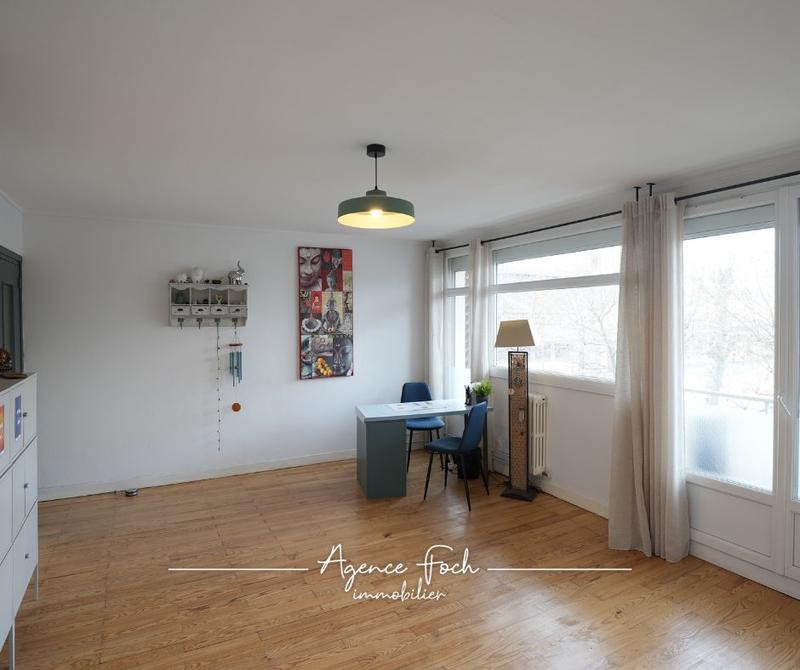 Appartement - 82 m² - 4 pièces