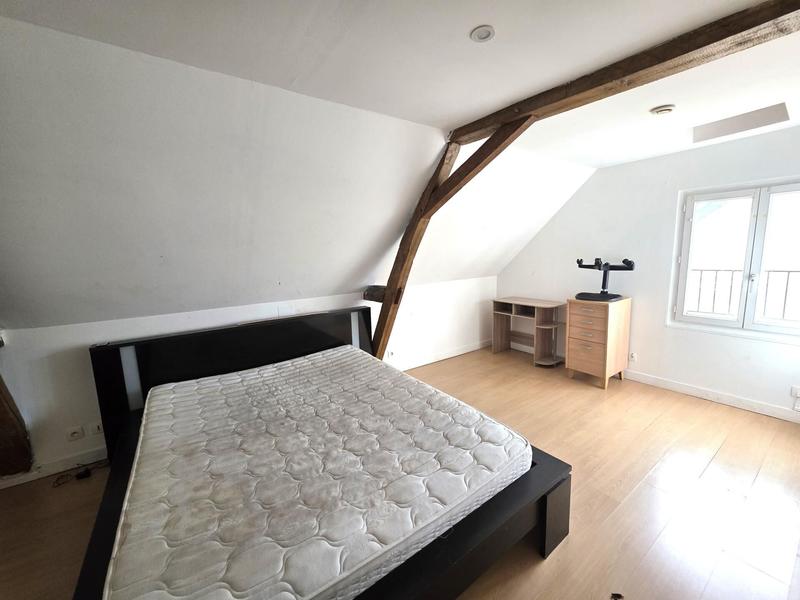 Maison - 215 m² - 10 pièces