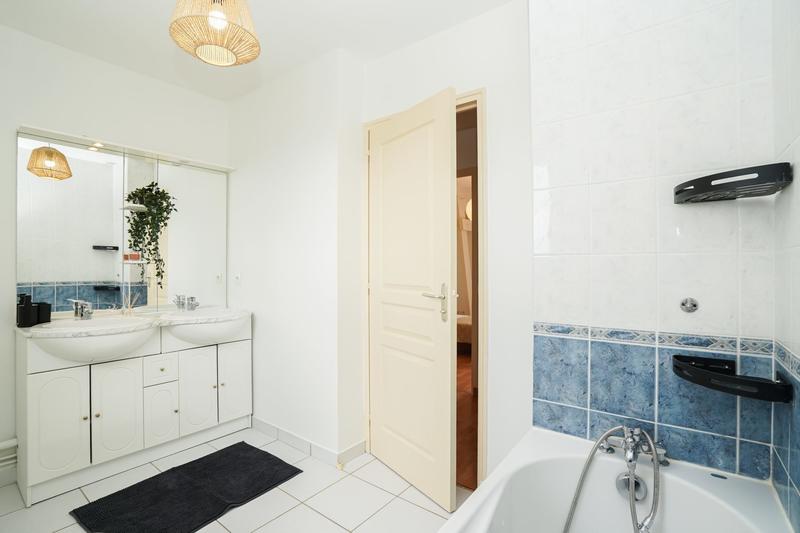 Maison - 92 m² - 5 pièces