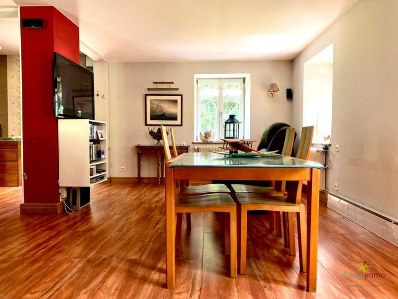 Maison - 333 m² - 12 pièces